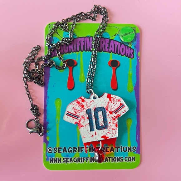 Nightmare On Elm Street Jersey Necklace-Johnny Depp - Picture 1 of 3